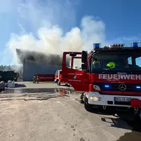 Brand Lagerhalle Dettendorf 1.jpg